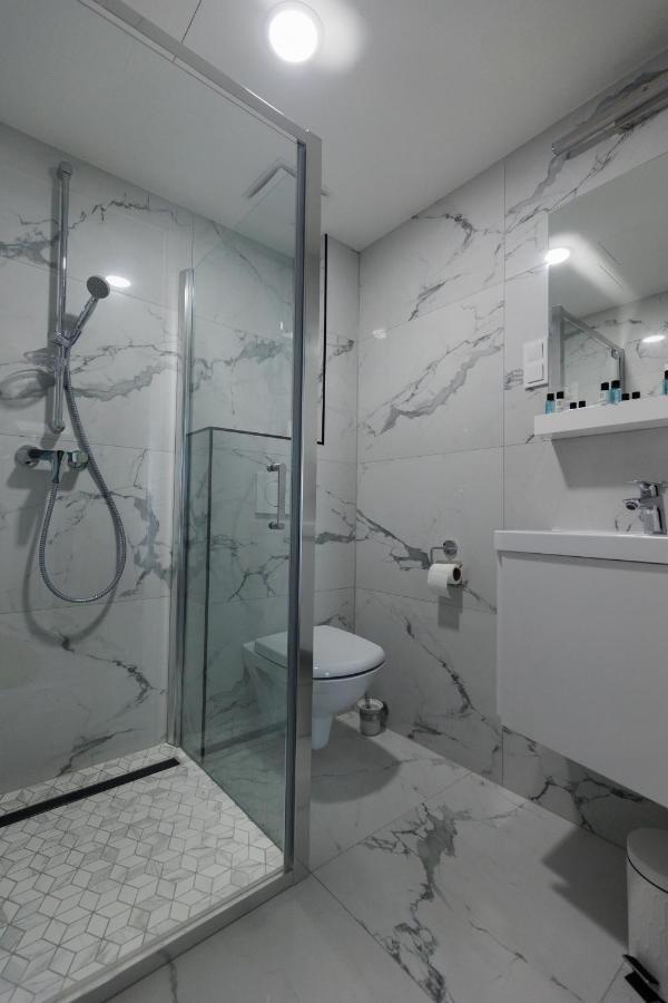 Villa Bauhaus Wellness Apartman Siofok Ngoại thất bức ảnh