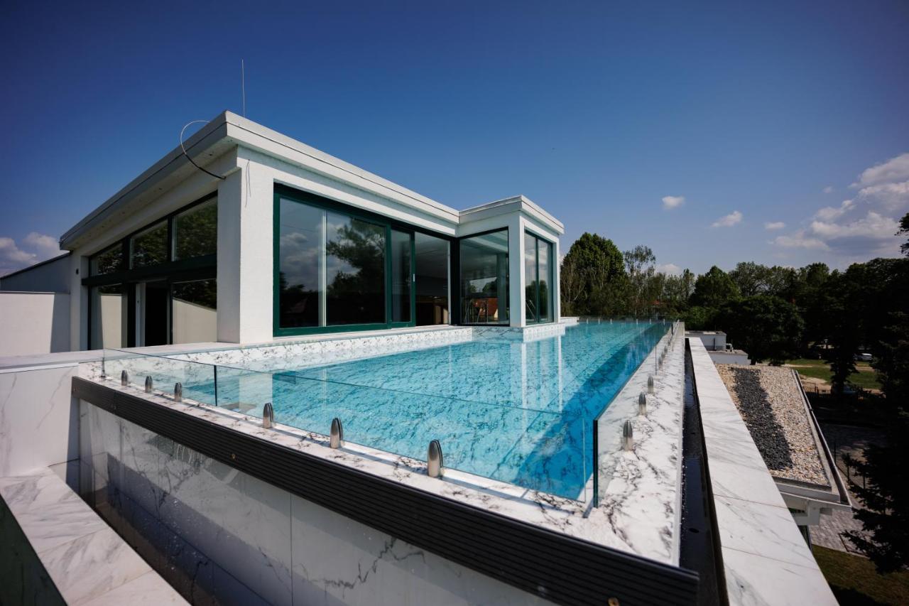 Villa Bauhaus Wellness Apartman Siofok Ngoại thất bức ảnh