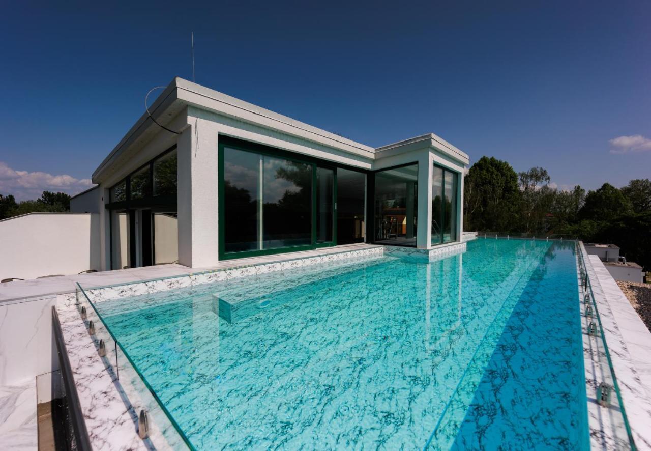 Villa Bauhaus Wellness Apartman Siofok Ngoại thất bức ảnh