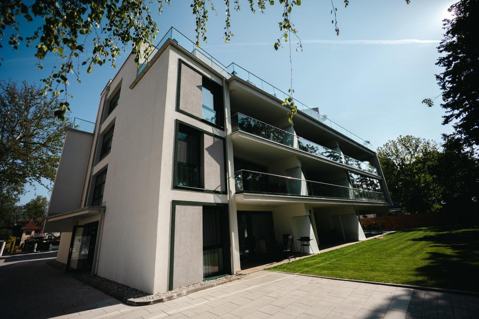 Villa Bauhaus Wellness Apartman Siofok Ngoại thất bức ảnh